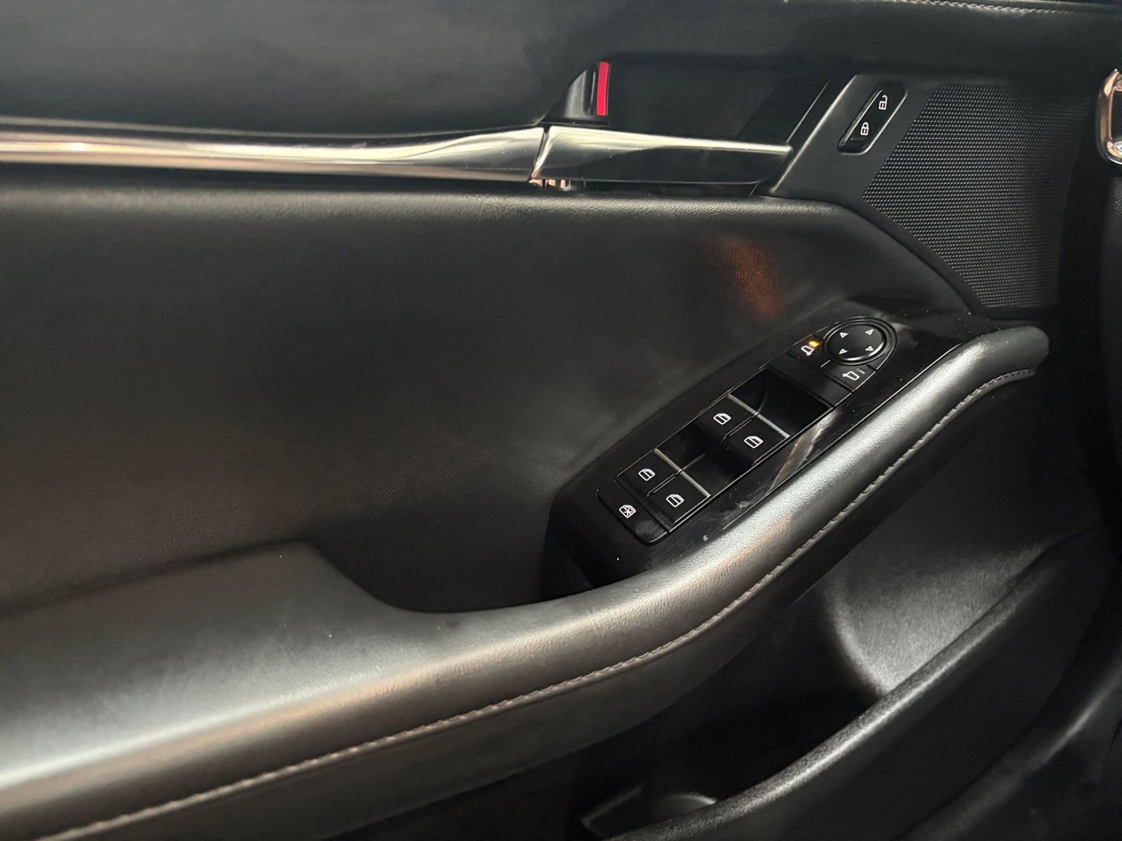 Used 2025 MAZDA MAZDA3 s image 20