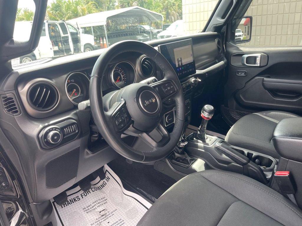 Used 2022 Jeep Wrangler Sport AWD/4WD image 14