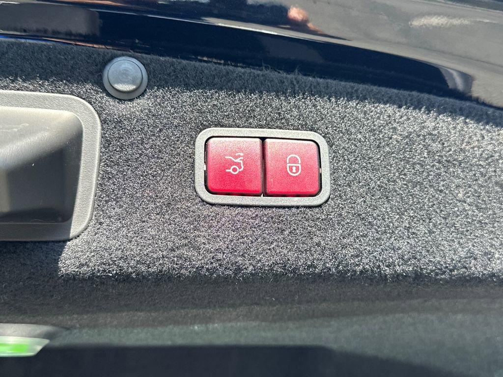 Used 2017 Mercedes-Benz S 550 4MATIC Sedan image 8