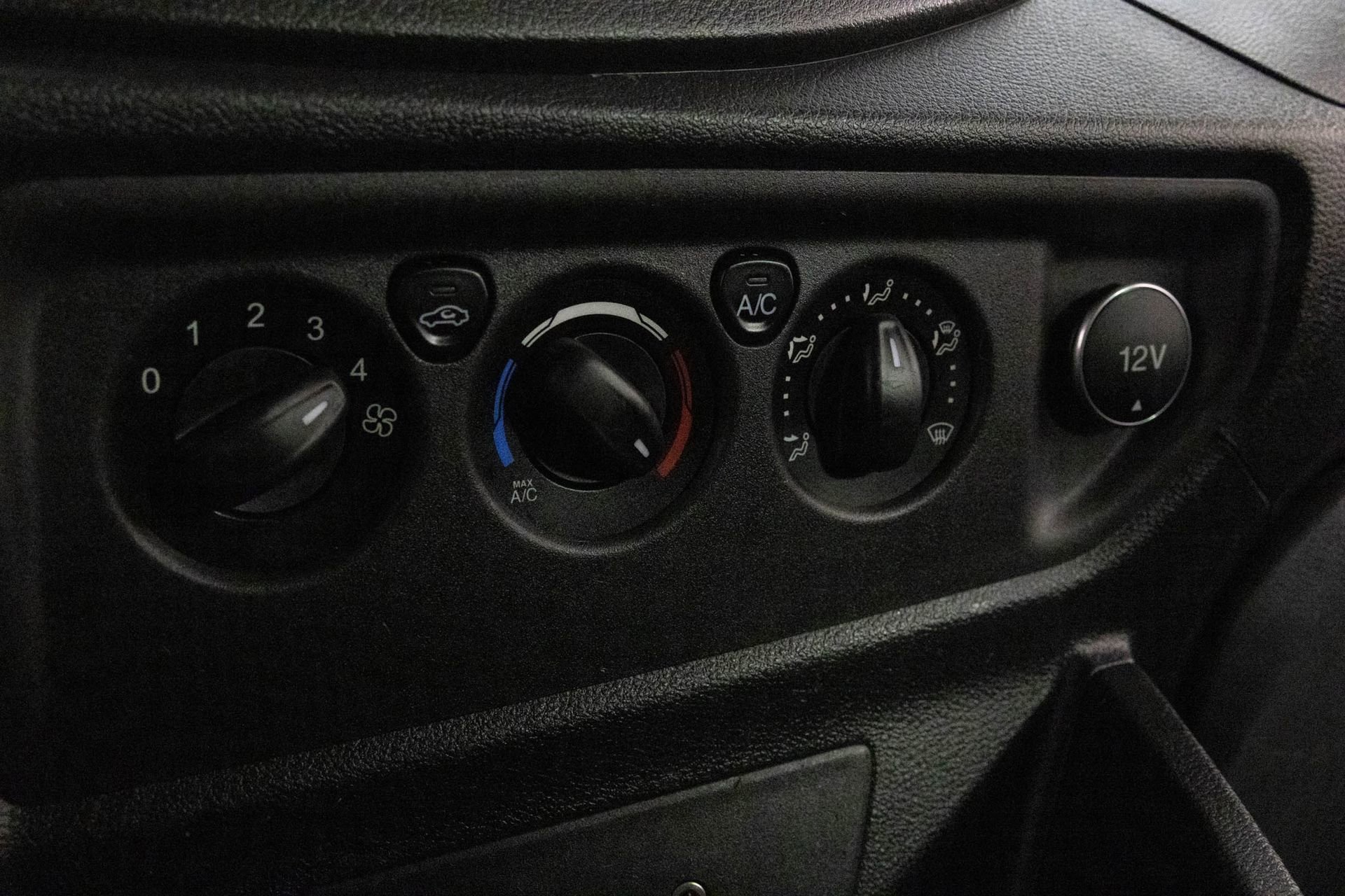 Used 2016 Ford Transit 250 130 Low Roof image 20