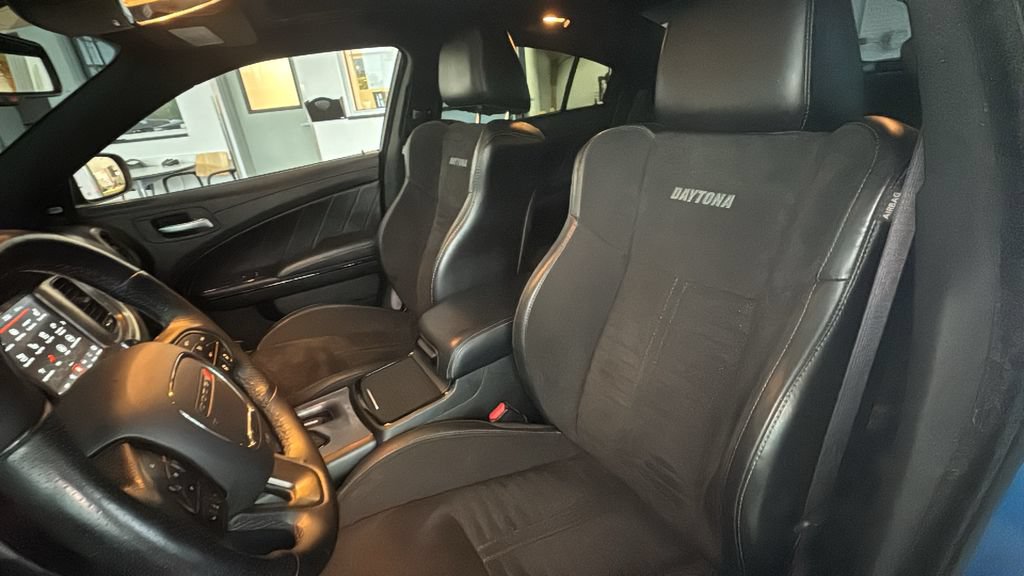 Used 2023 Dodge Charger Scat Pack w/ Daytona Edition Group RWD image 31