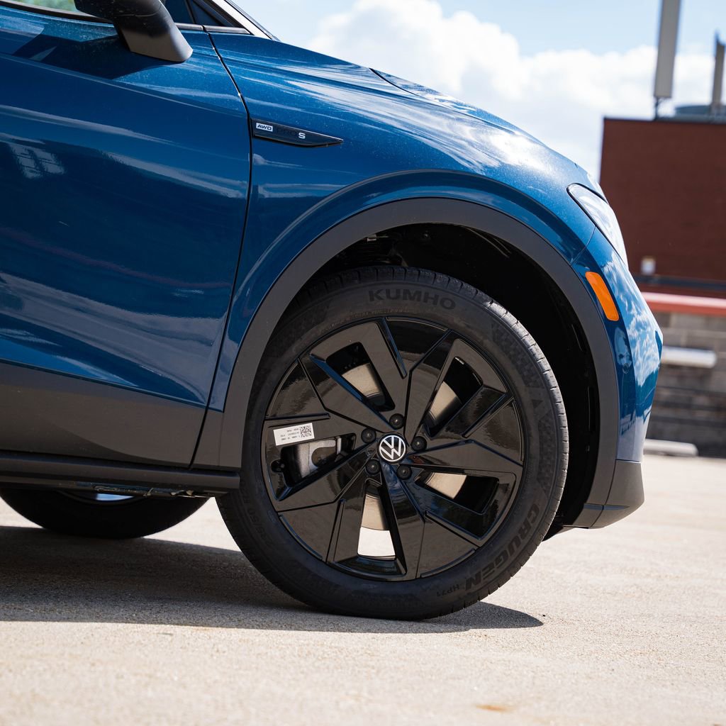 New 2026 Volkswagen ID.4 Pro S Plus AWD/4WD image 7