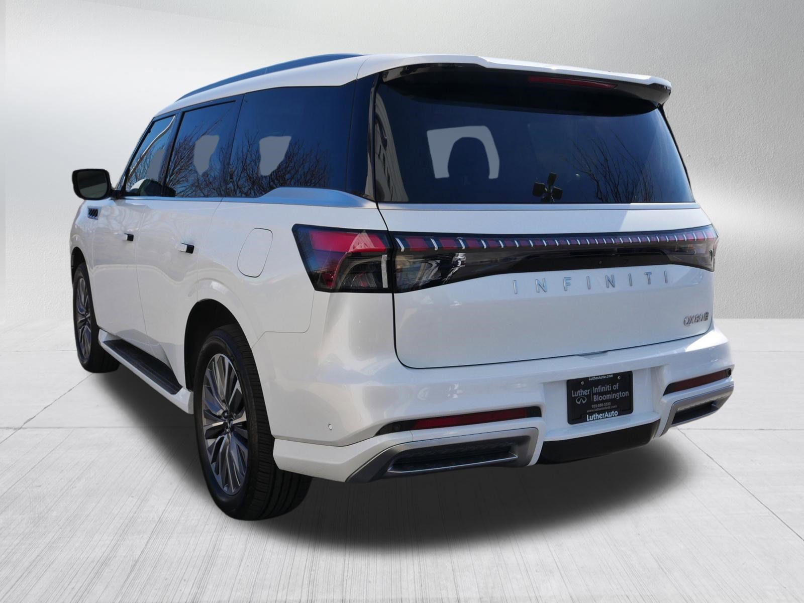 Certified 2025 INFINITI QX80 Luxe image 5