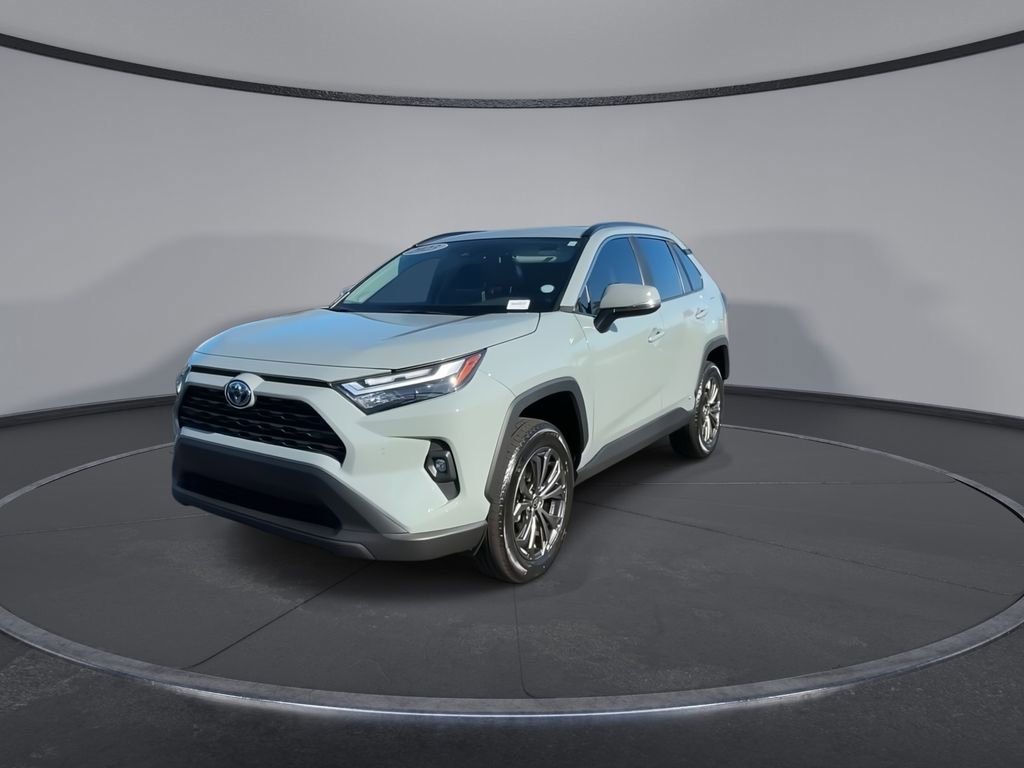 Used 2023 Toyota RAV4 XLE Premium AWD/4WD image 4