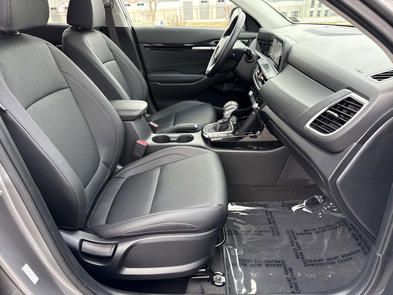 Used 2024 Kia Seltos EX image 19