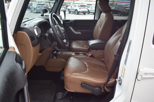 Used 2016 Jeep Wrangler Unlimited Sahara w/ Dual Top Group image 13
