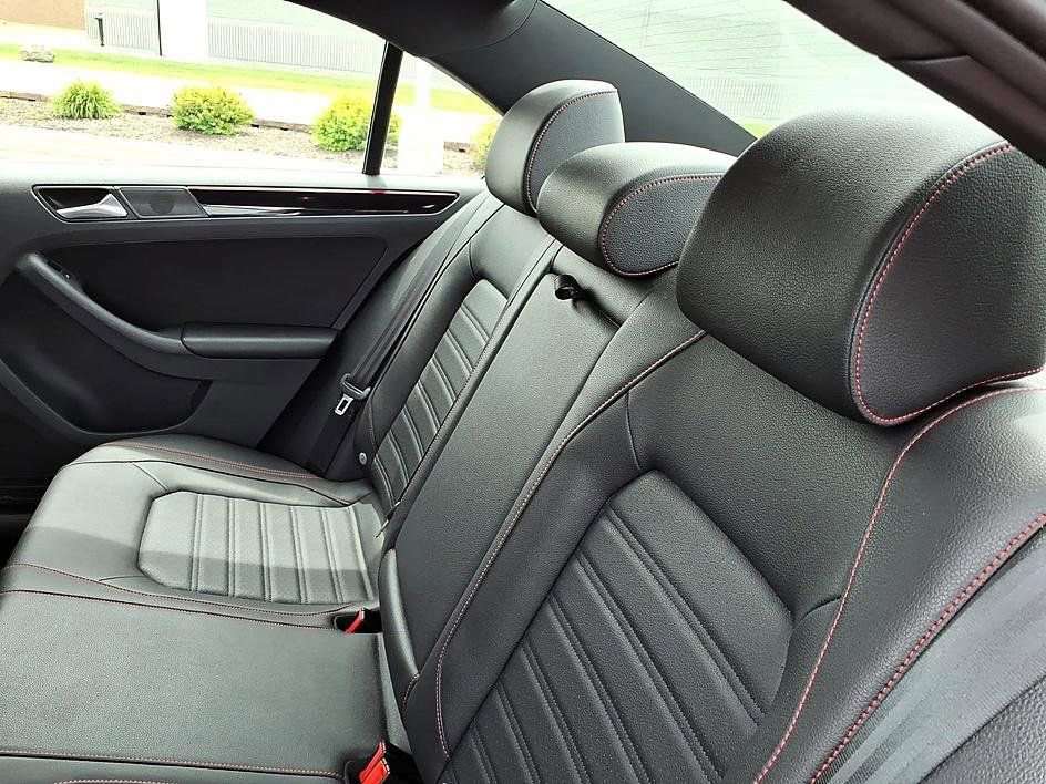 Used 2017 Volkswagen Jetta GLI FWD image 20