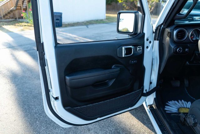 Used 2023 Jeep Wrangler Sport S image 12