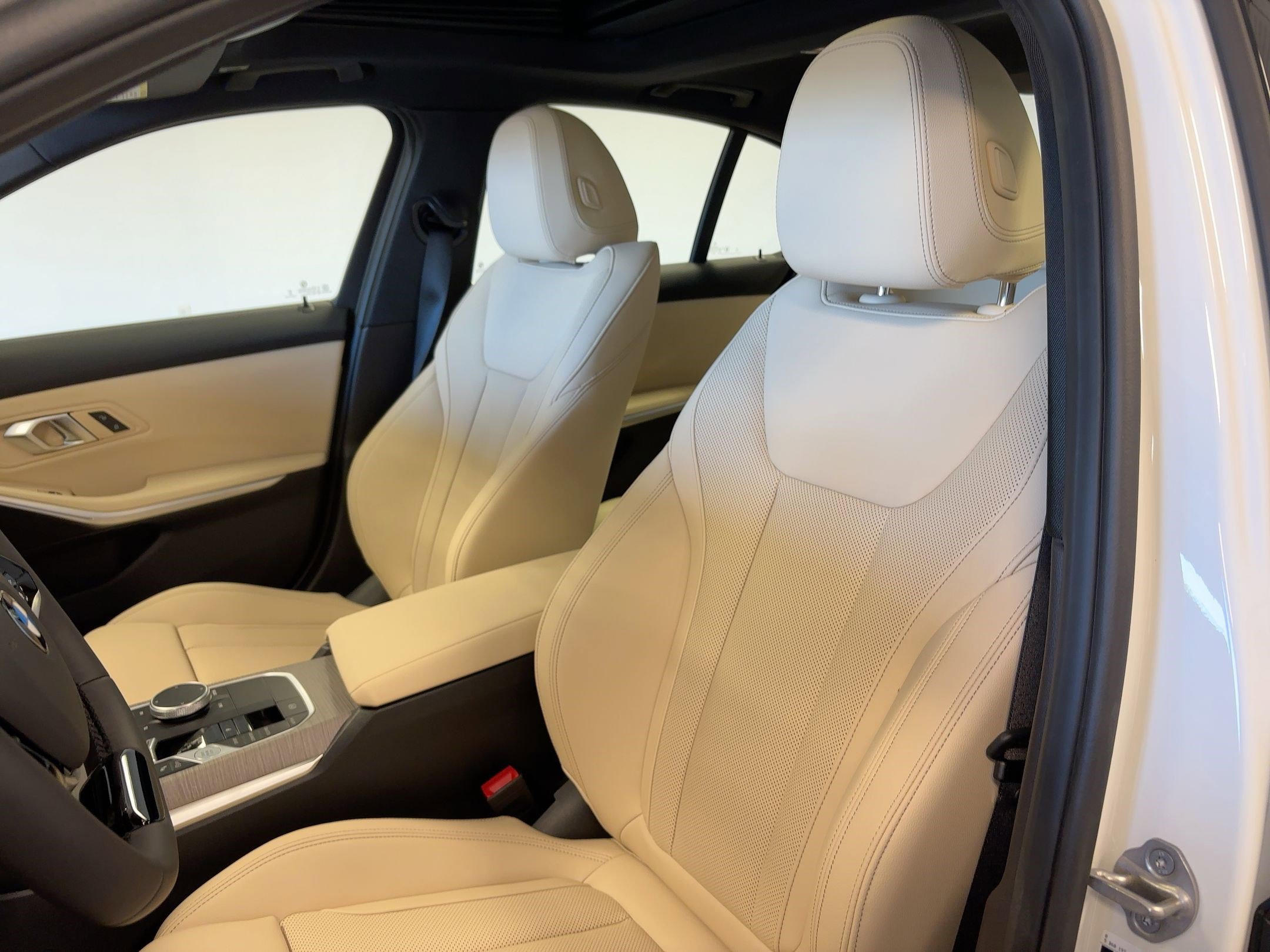 Used 2026 BMW 330i Sedan w/ Convenience Package image 22