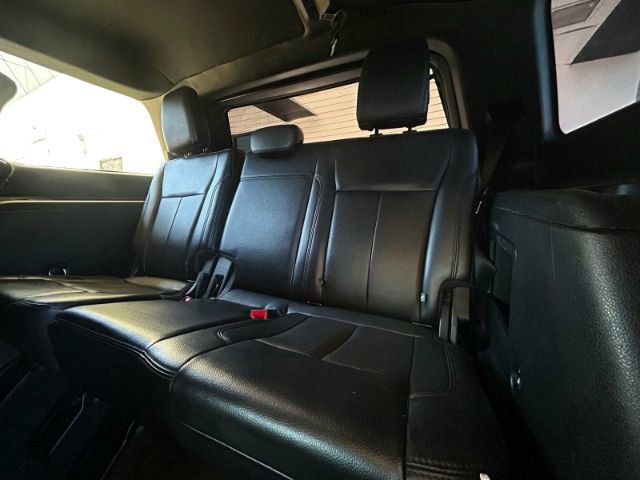 Used 2019 Ford Expedition XLT w/ Equipment Group 201A AWD/4WD image 7