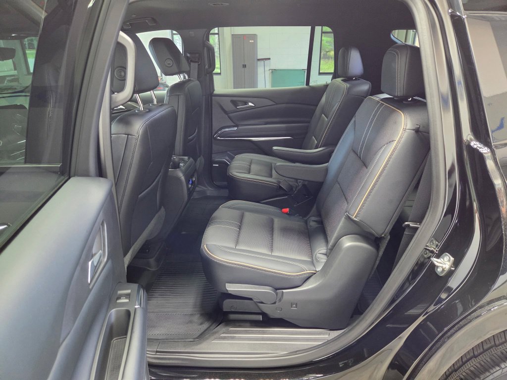 Used 2026 Chevrolet Traverse High Country w/ LPO, Floor Liner Package AWD/4WD image 22