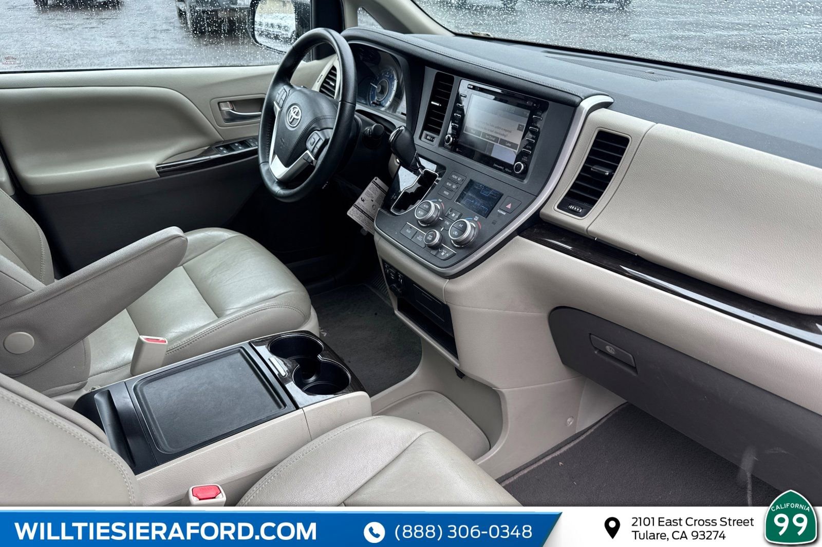 Used 2020 Toyota Sienna XLE w/ XLE Navigation Package FWD image 22
