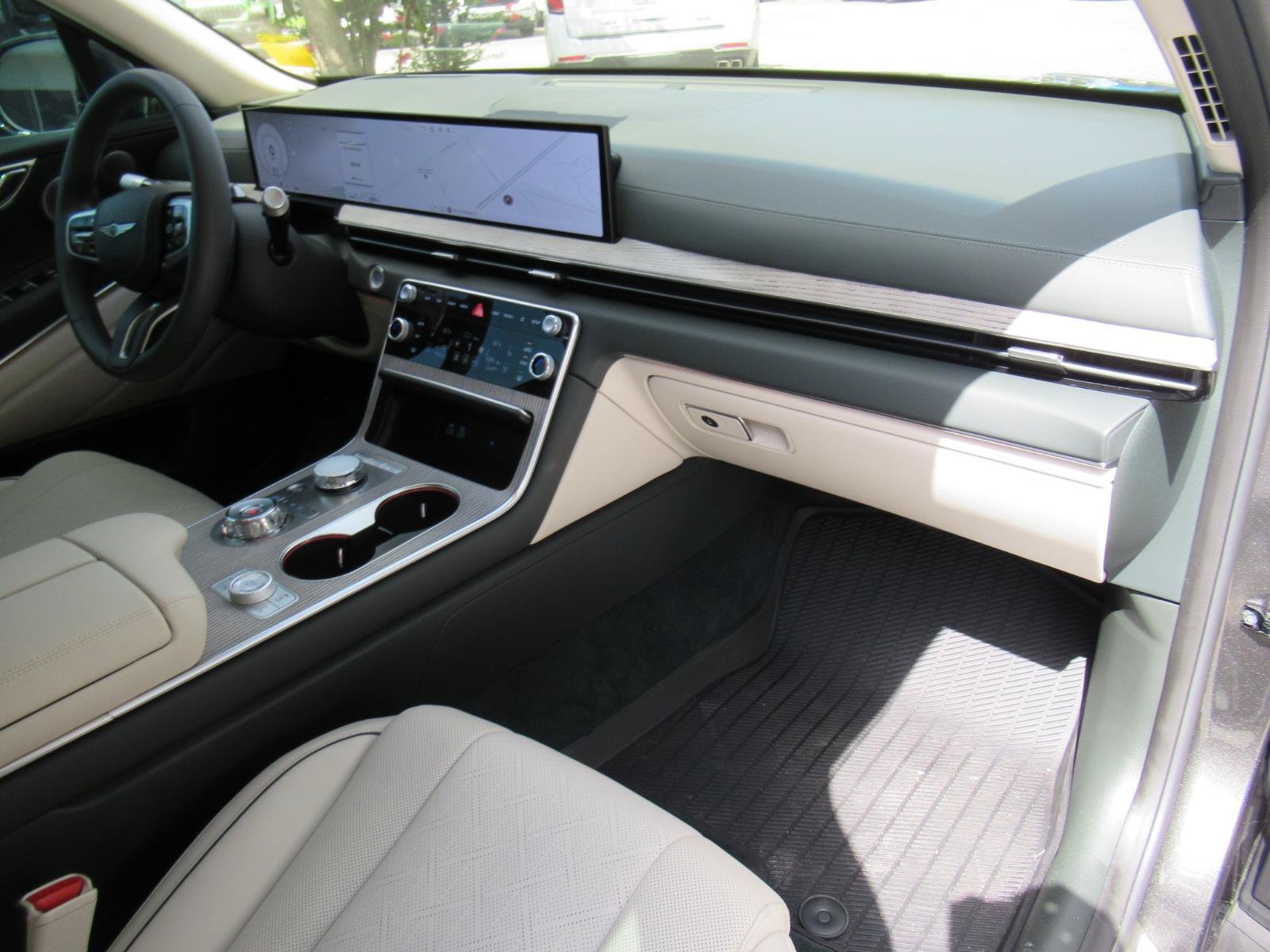 Used 2025 Genesis GV80 2.5T Prestige AWD/4WD image 10