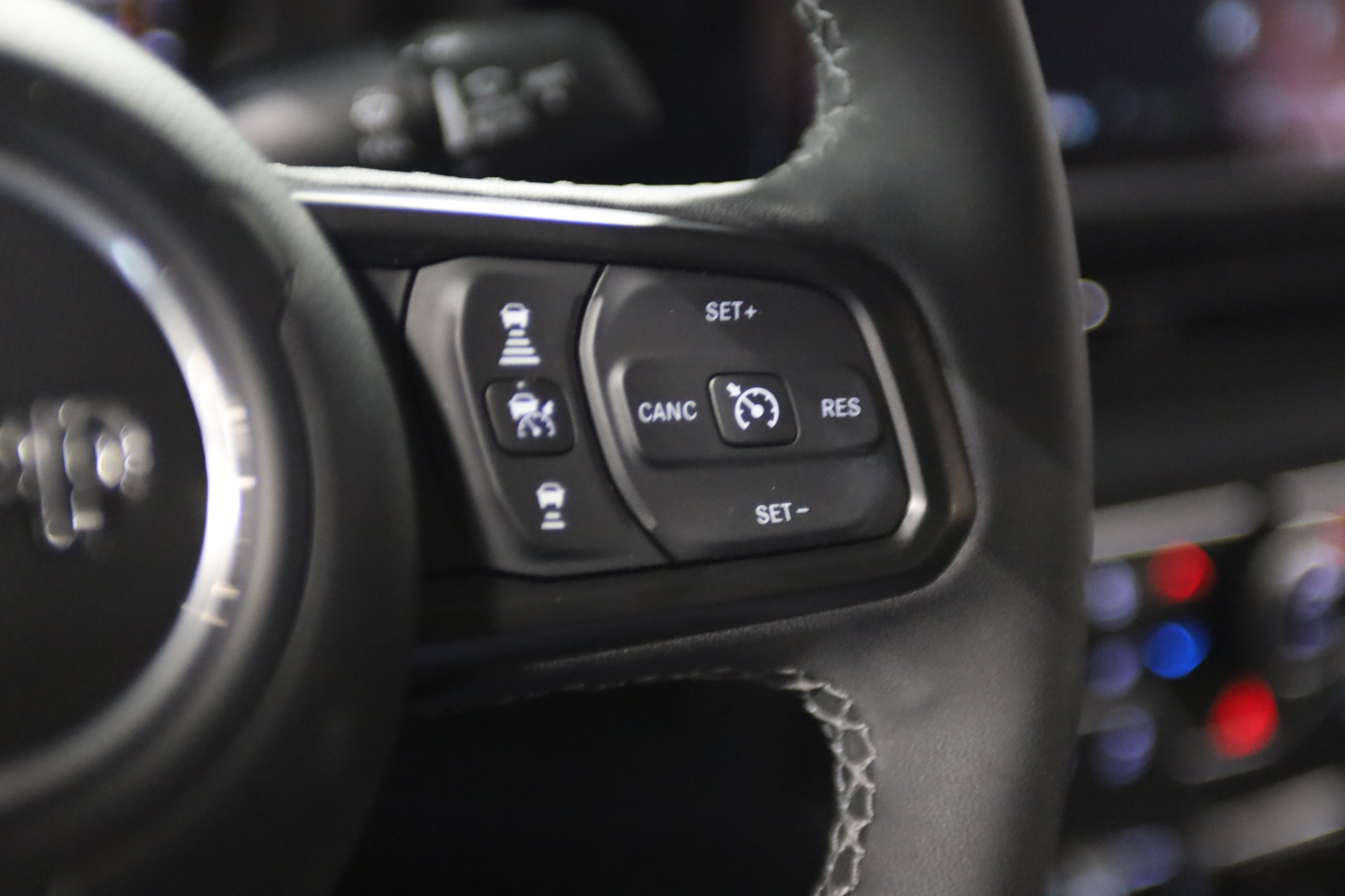 Used 2025 Jeep Gladiator Sport AWD/4WD image 24
