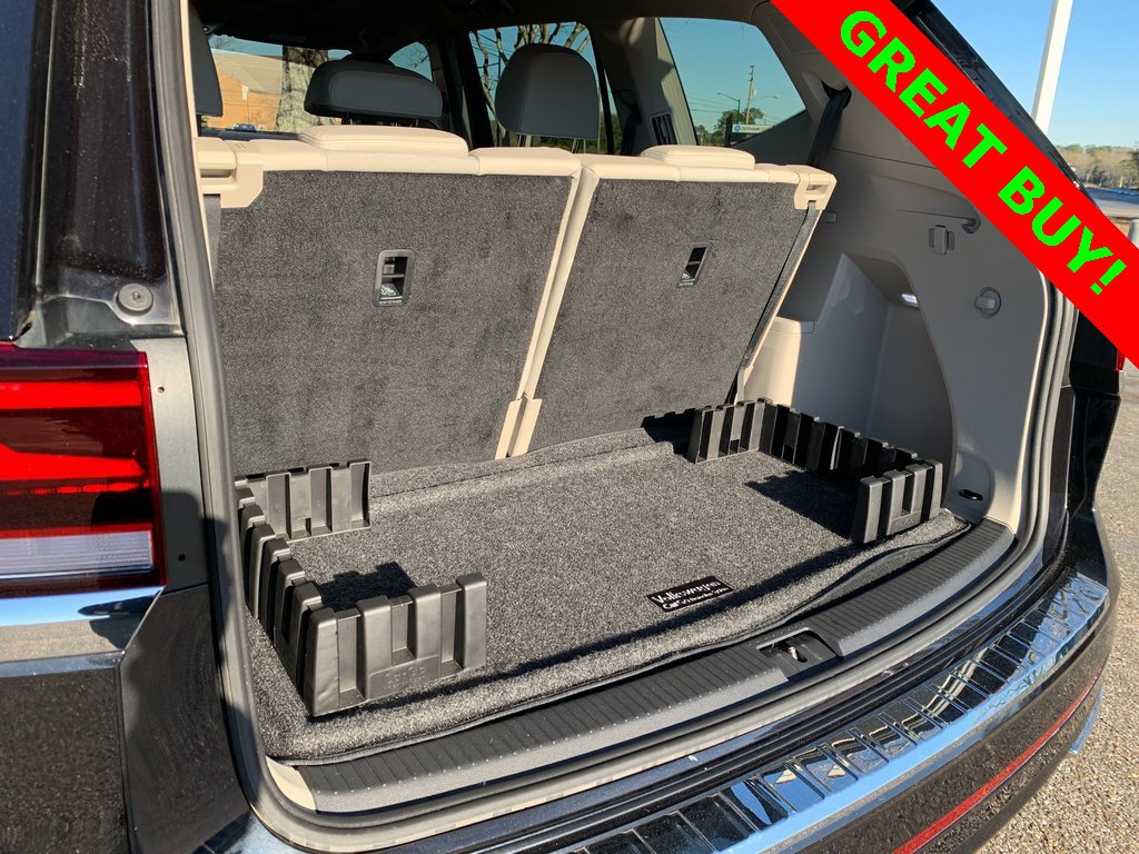 Used 2024 Volkswagen Atlas SEL Premium R-Line image 9