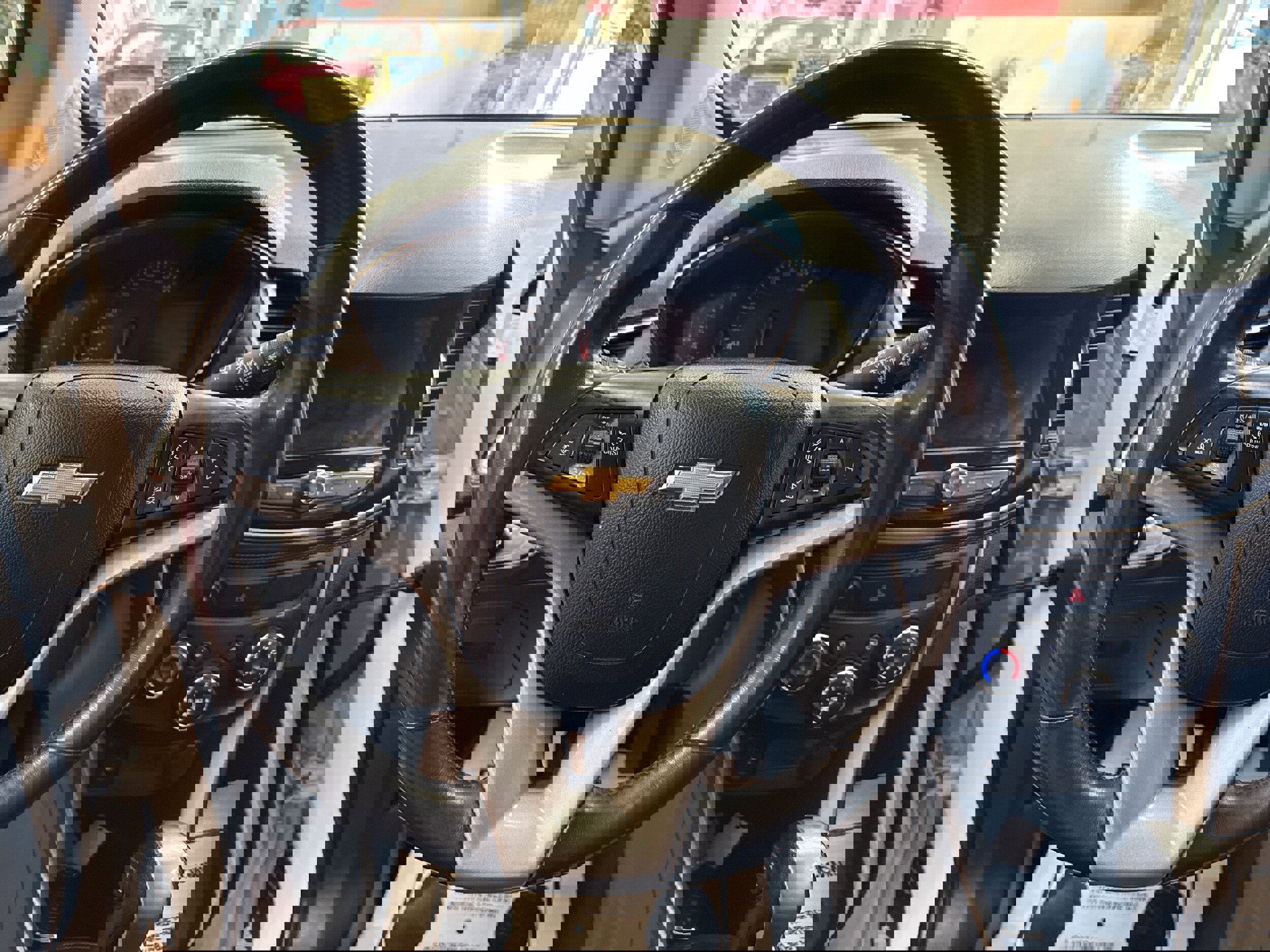 Used 2018 Chevrolet Trax LT w/ LT Convenience Package FWD image 37