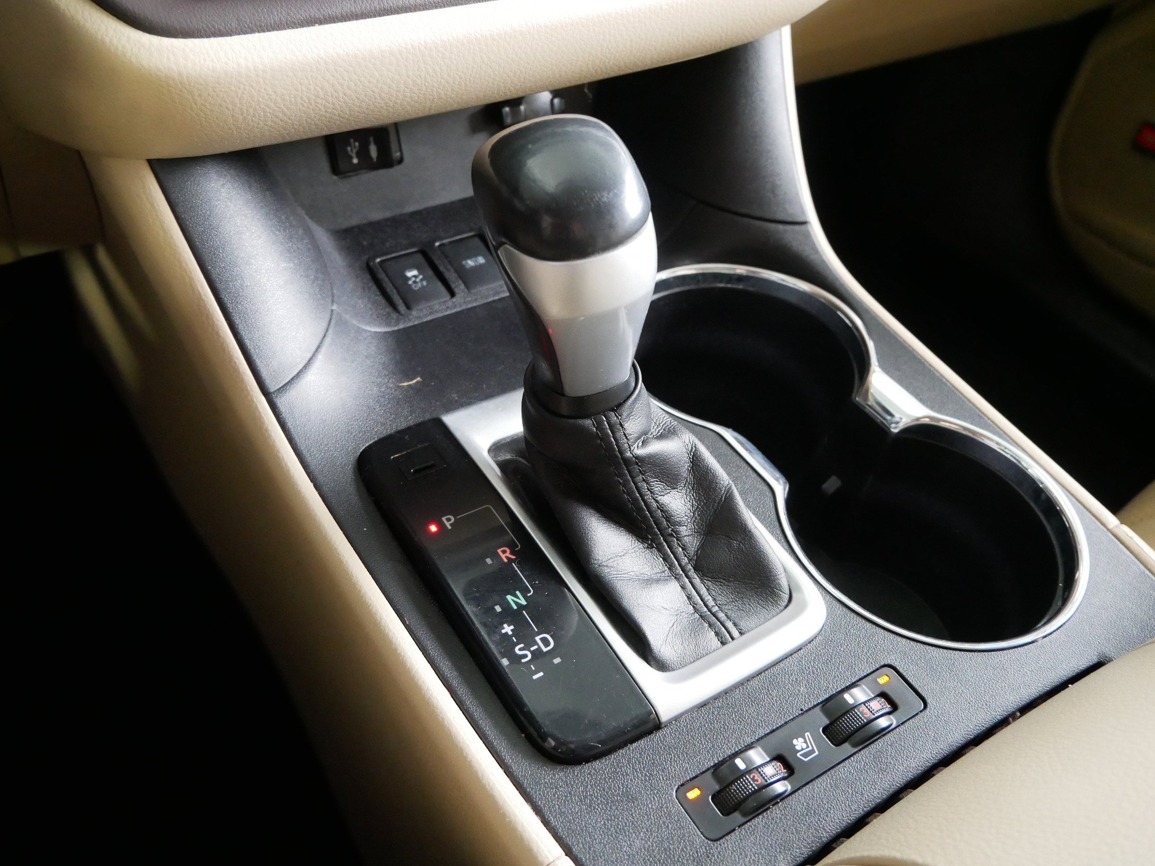 Used 2015 Toyota Highlander Limited image 24