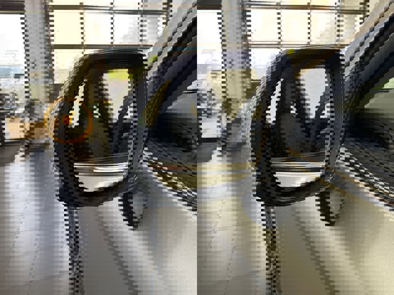 Used 2021 Toyota Camry SE FWD image 12