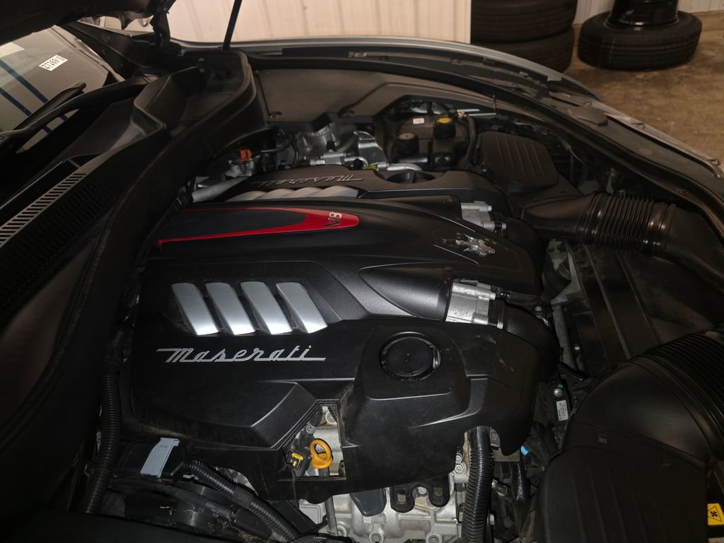 Used 2019 Maserati Levante GTS AWD/4WD image 12