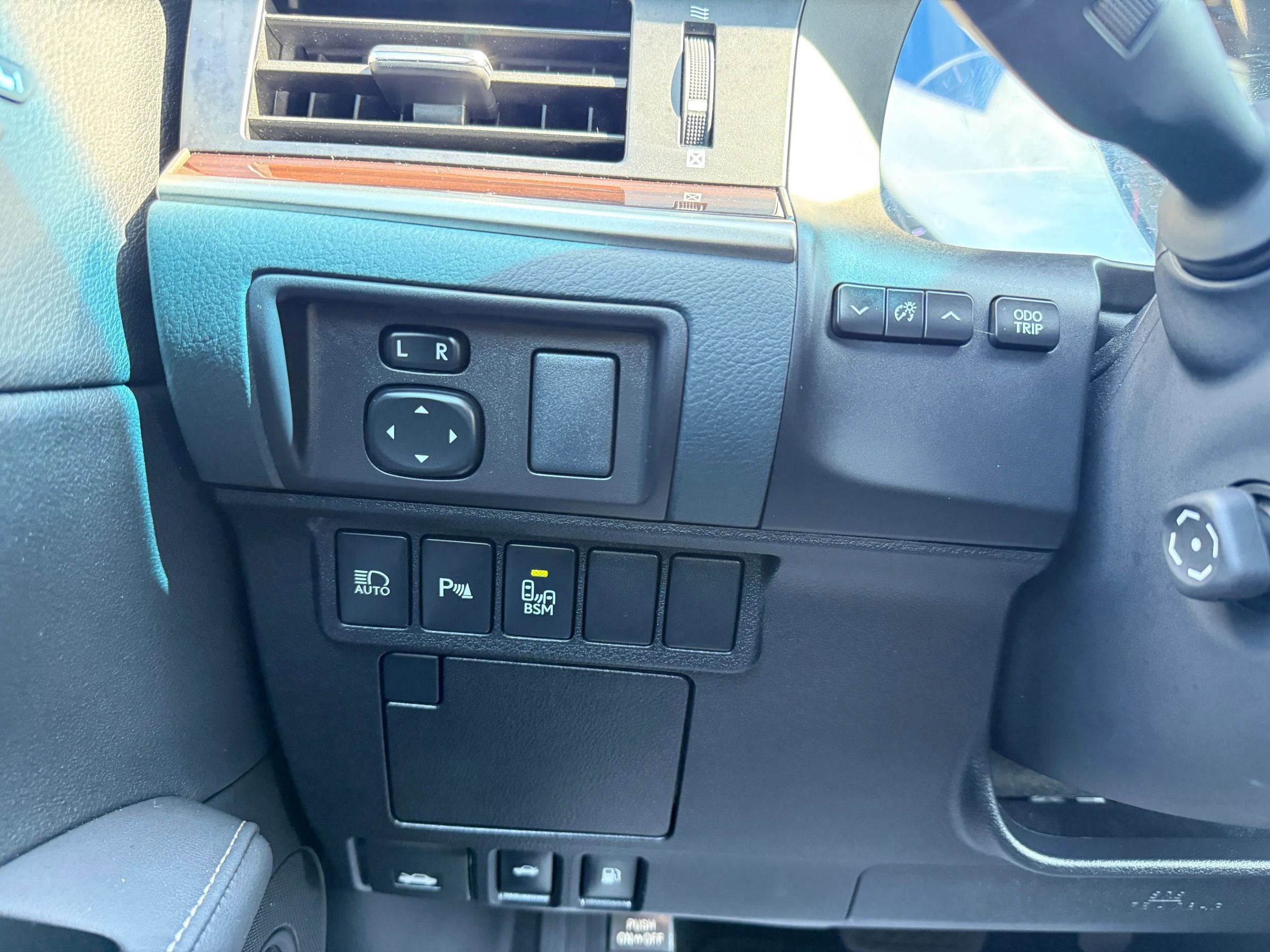 Used 2018 Lexus ES 350 w/ Navigation System Package image 25