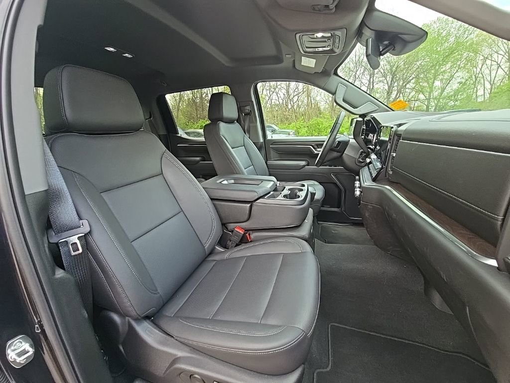 Used 2025 GMC Sierra 1500 SLT image 18