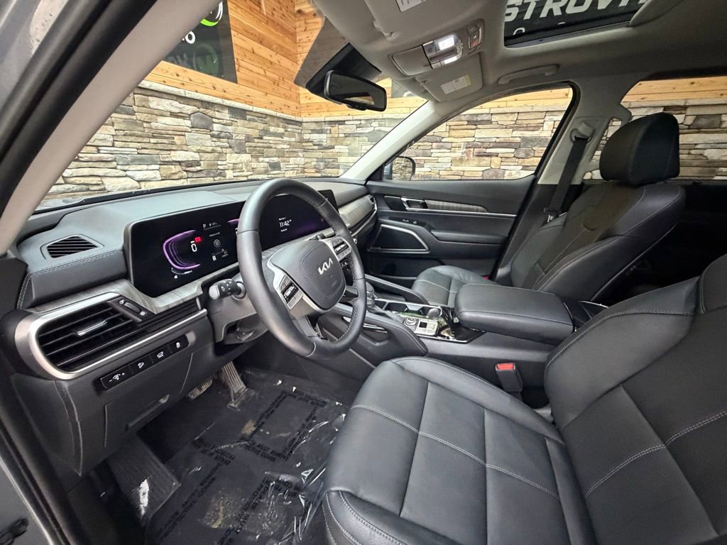 Used 2025 Kia Telluride EX image 10
