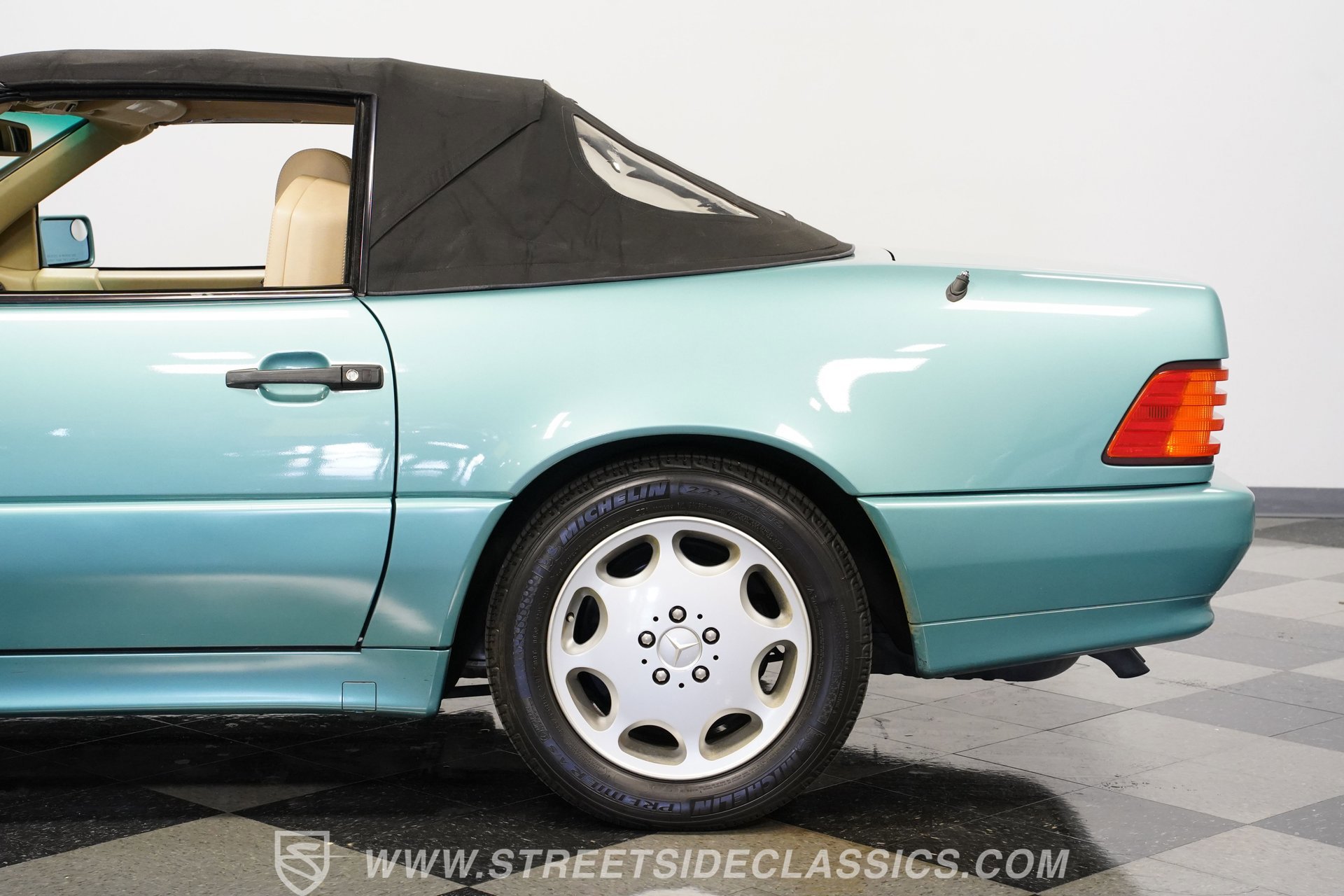 Used 1995 Mercedes-Benz SL 320 image 25