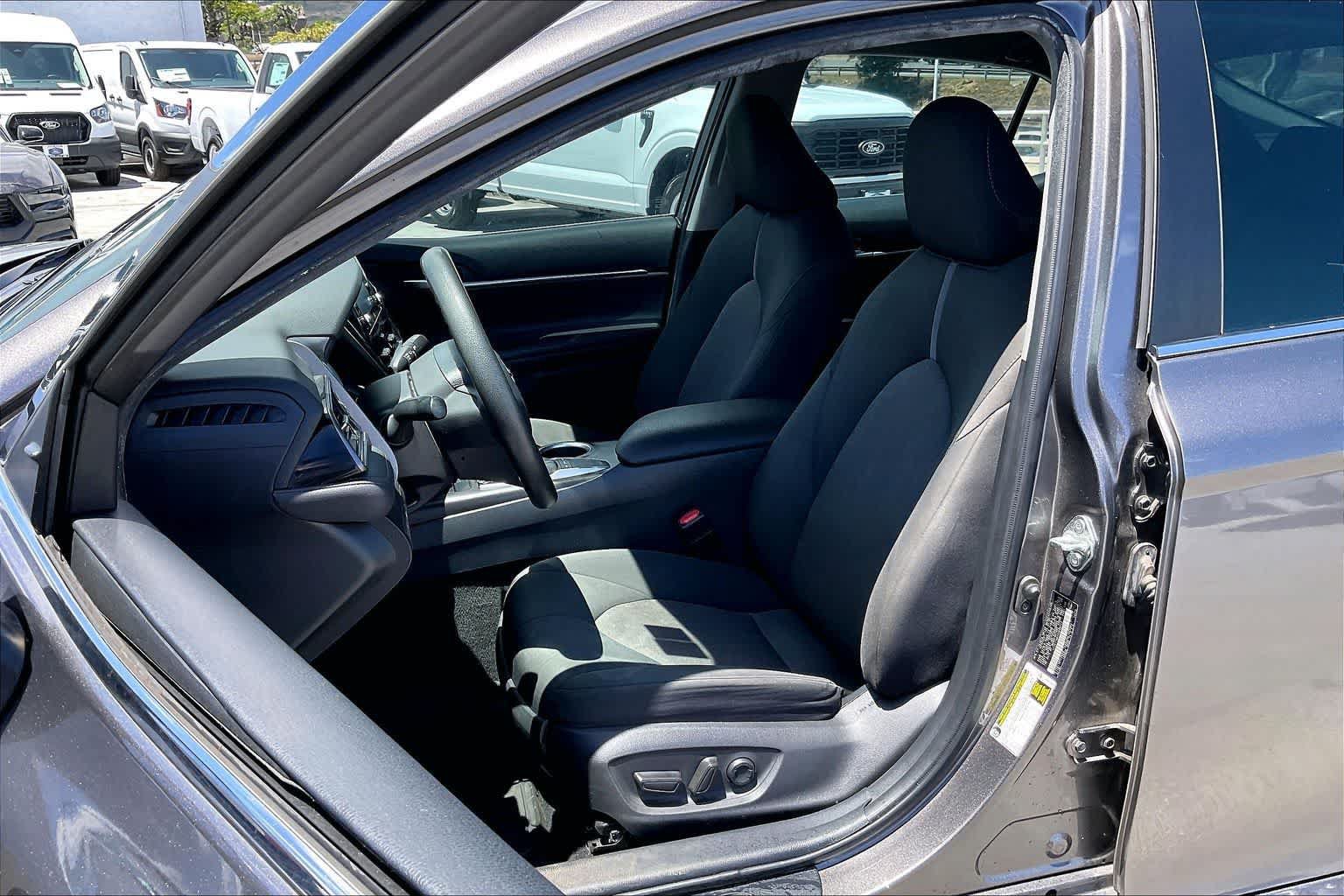 Used 2022 Toyota Camry LE FWD image 11