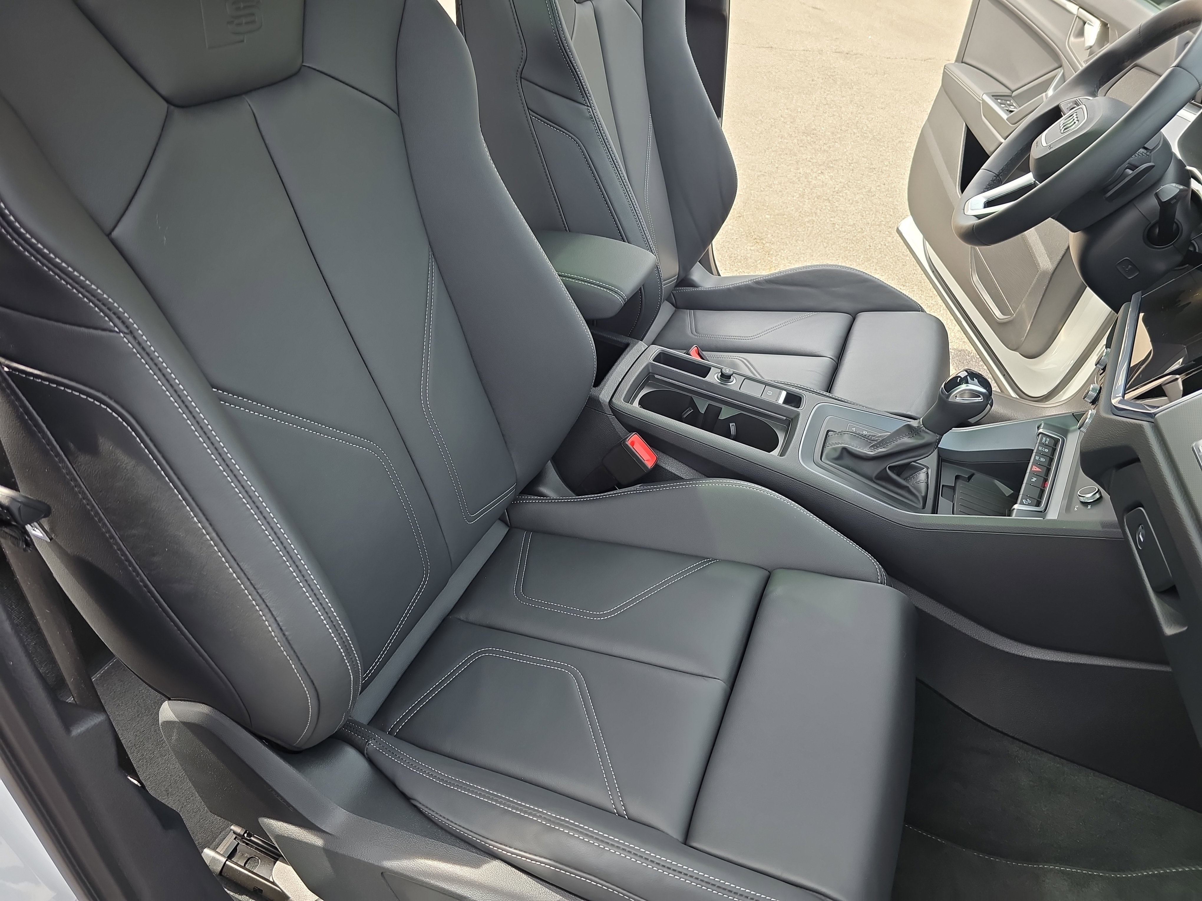 Used 2025 Audi Q3 2.0T Premium w/ Convenience Package image 10