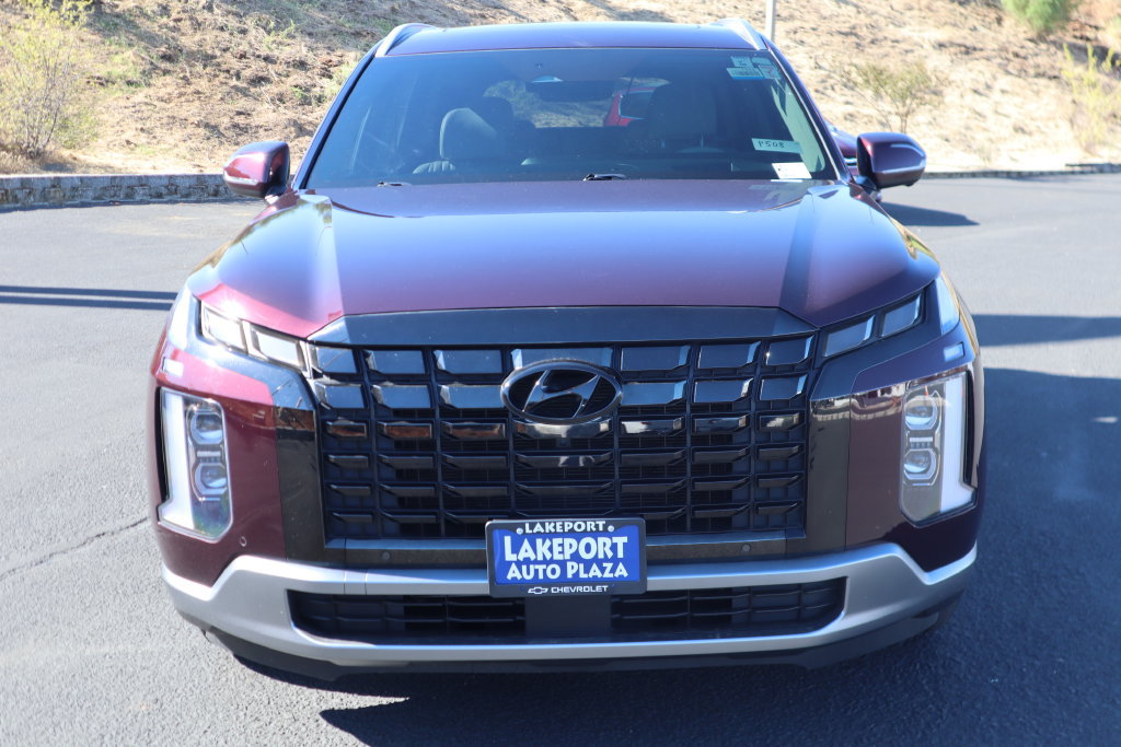 Used 2023 Hyundai Palisade Limited w/ Cargo Package FWD image 2
