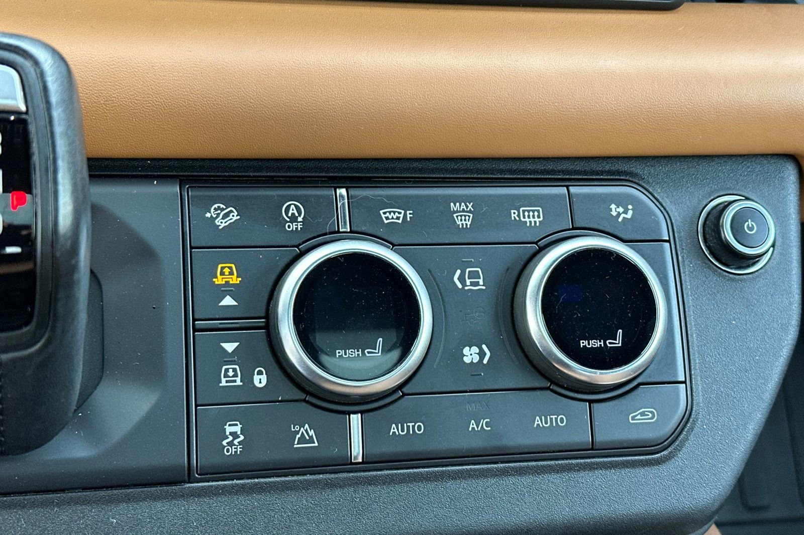 Used 2020 Land Rover Defender 110 X AWD/4WD image 25