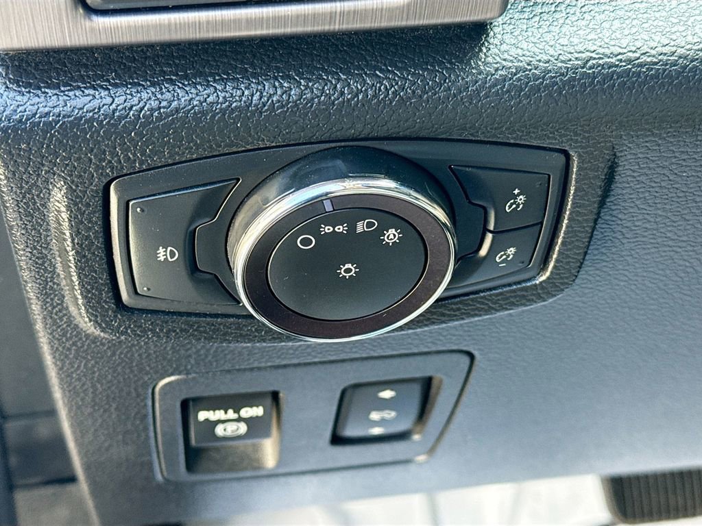 Used 2019 Ford Expedition Platinum image 11