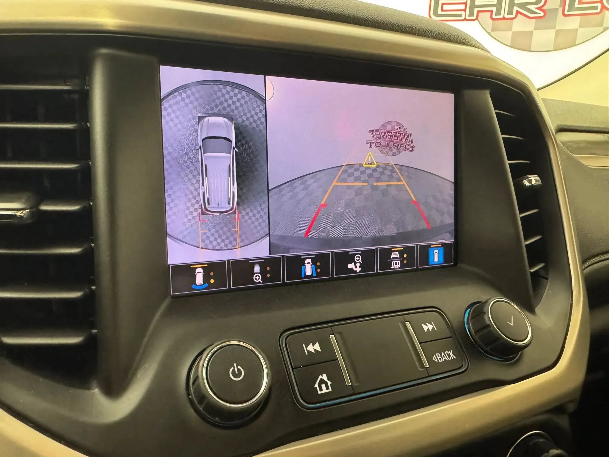 Used 2021 GMC Acadia Denali w/ Denali Ultimate Package AWD/4WD image 18