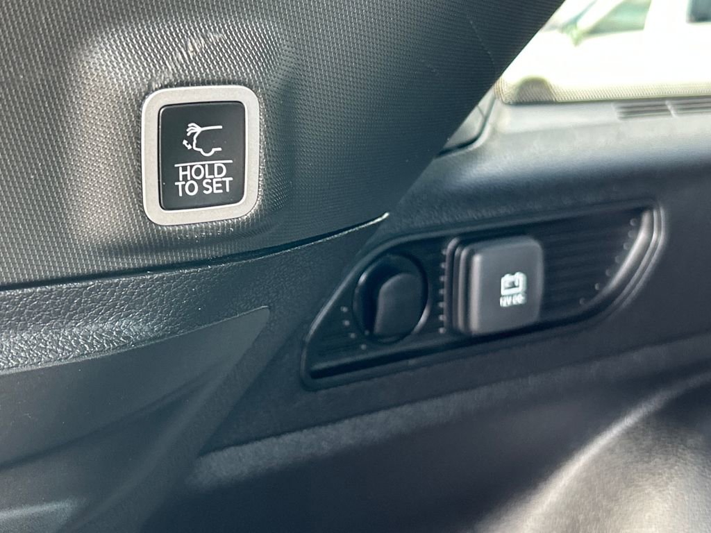 Used 2023 Jeep Grand Cherokee Altitude image 26