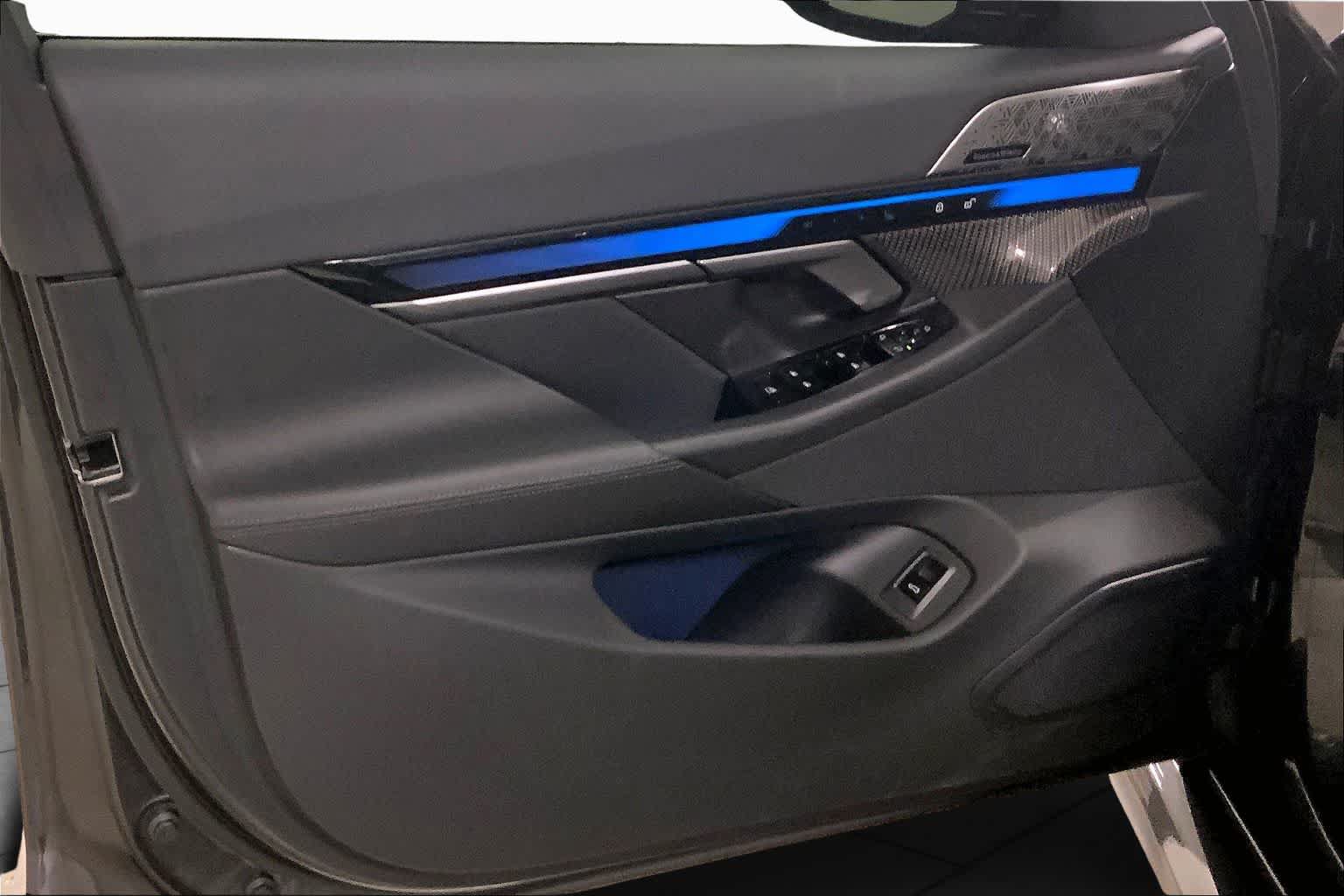 Used 2025 BMW M5 Touring w/ Executive Package AWD/4WD image 21
