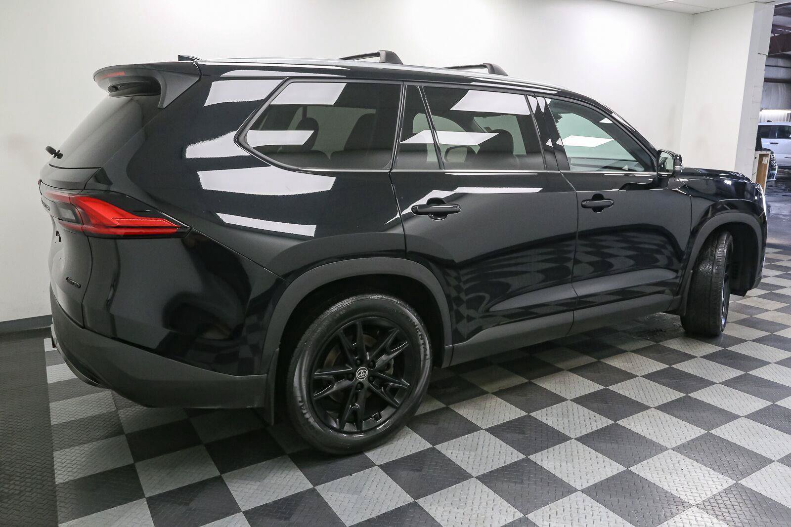 Certified 2024 Toyota Grand Highlander AWD image 9