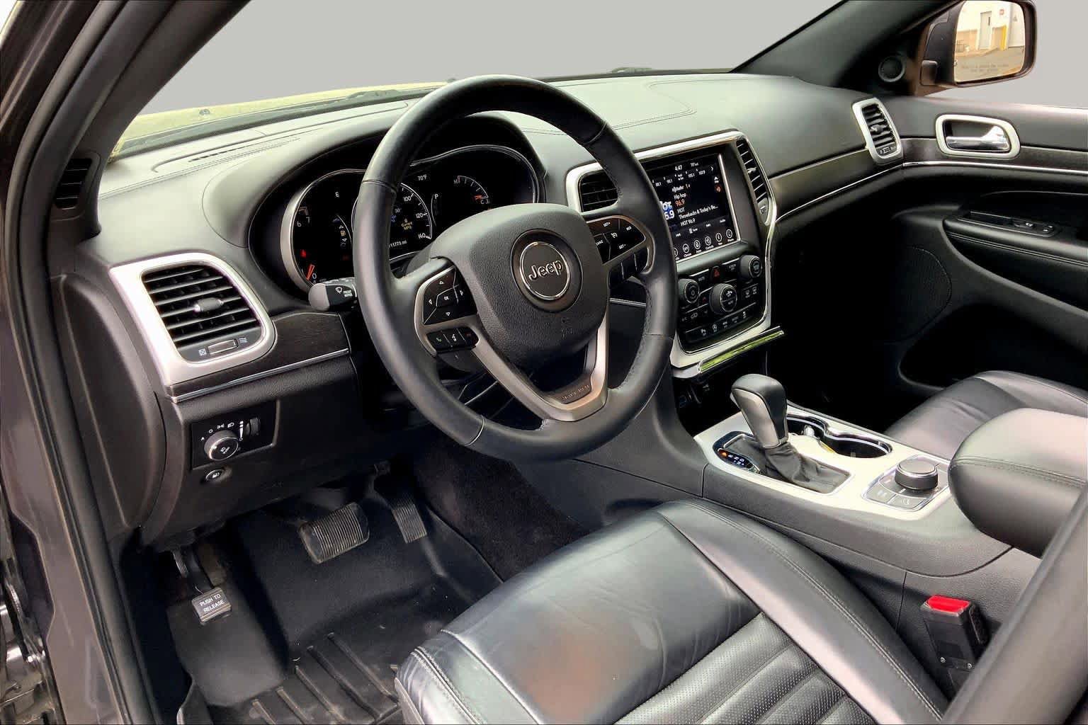 Used 2018 Jeep Grand Cherokee Limited AWD/4WD image 18