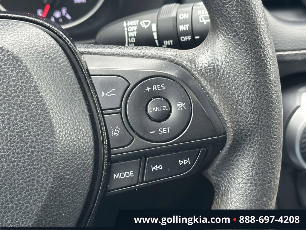 Used 2020 Toyota RAV4 XLE w/ Convenience Package AWD/4WD image 23