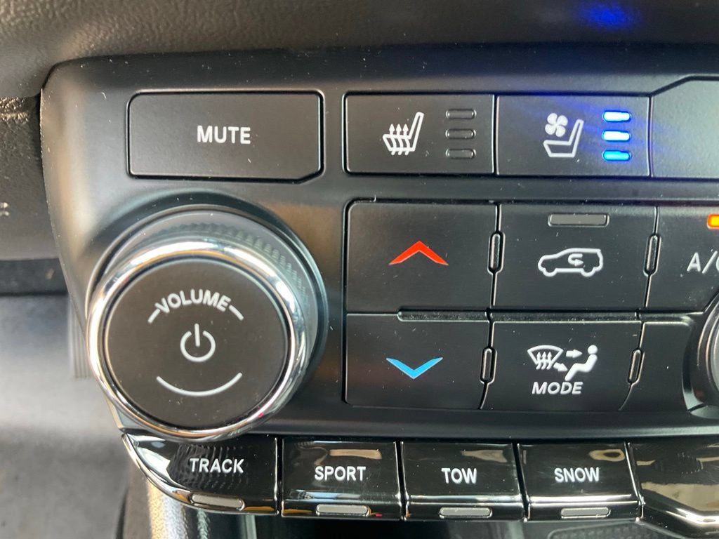 Used 2021 Dodge Durango R/T w/ Tow 'N Go Package AWD/4WD image 24