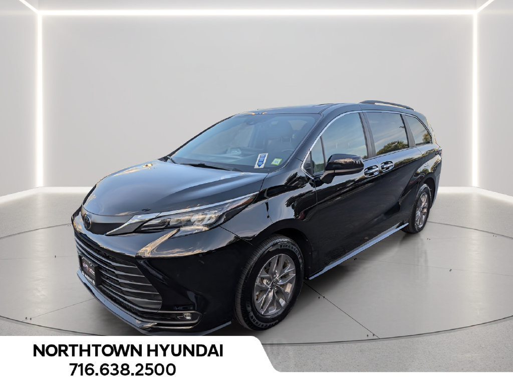 Used 2026 Toyota Sienna XLE