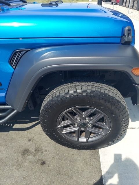 Used 2024 Jeep Wrangler Sport S image 16