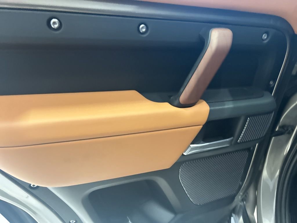 Used 2024 Land Rover Defender 110 X image 16