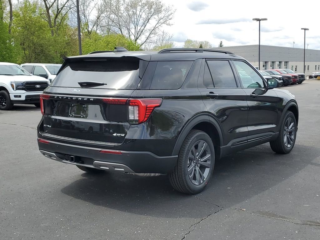 New 2026 Ford Explorer Active AWD/4WD image 4
