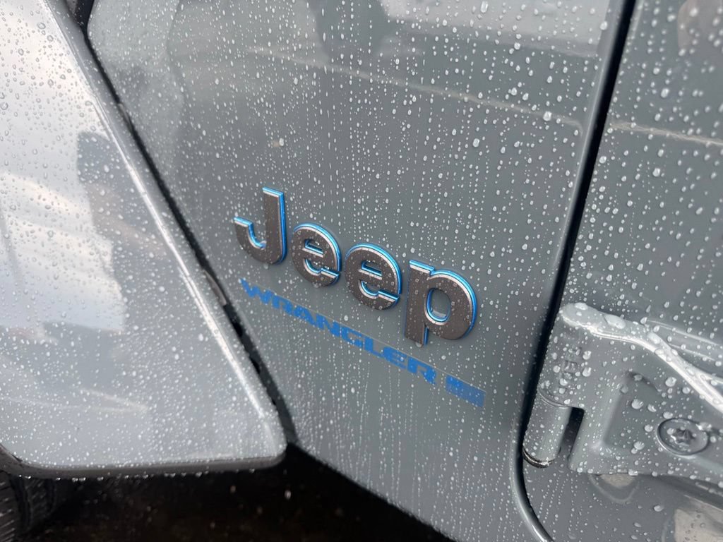 Used 2025 Jeep Wrangler Unlimited Sahara w/ Safety Group AWD/4WD image 15
