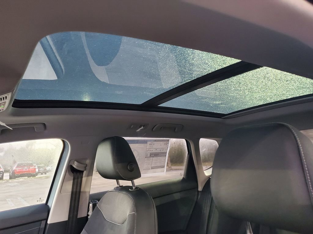 New 2026 Volkswagen Taos SE FWD image 8