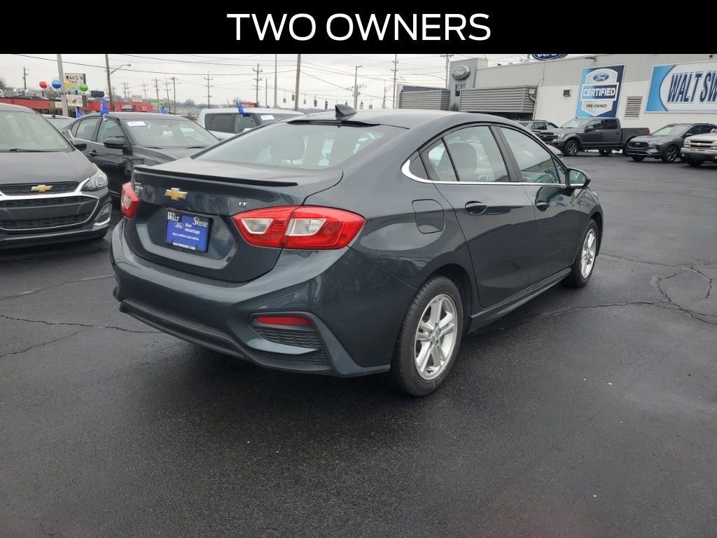 Used 2017 Chevrolet Cruze LT w/ RS Package image 4