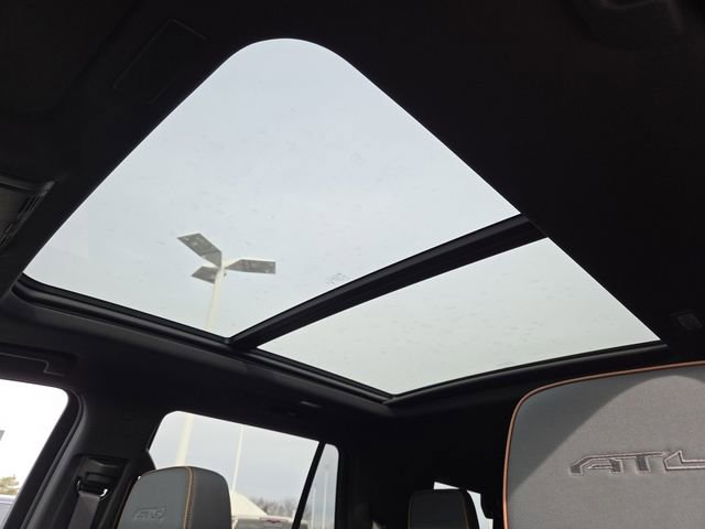 New 2026 GMC Yukon AT4 w/ AT4 Premium Package image 3