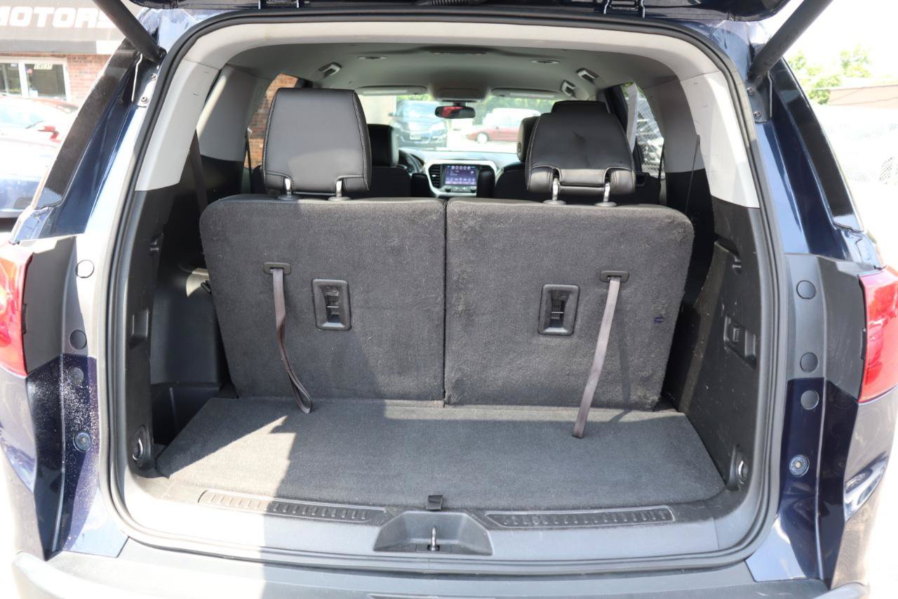 Used 2017 GMC Acadia SLT AWD/4WD image 14