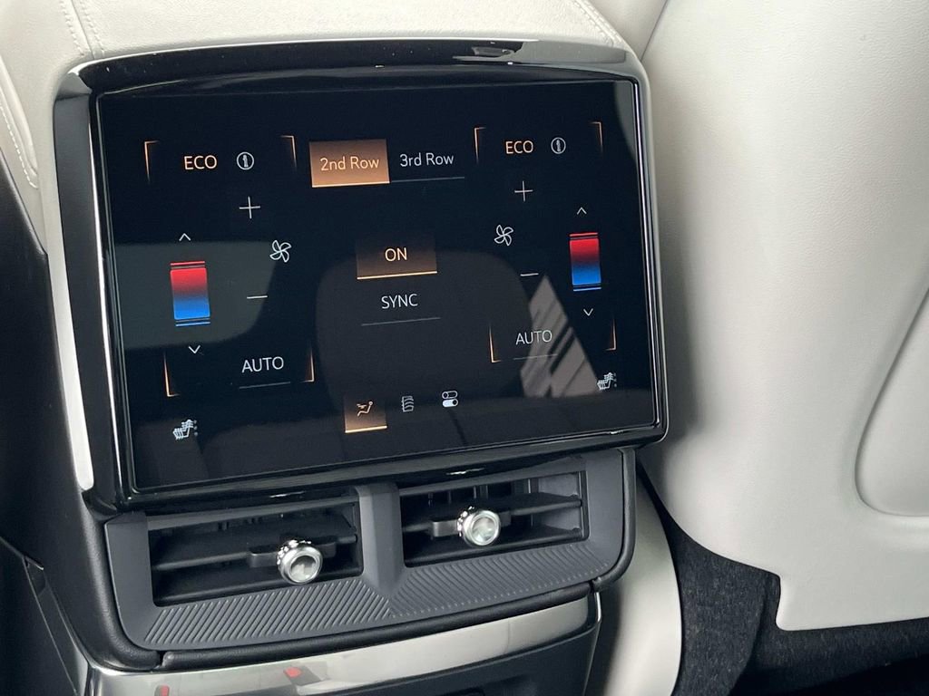 New 2026 Cadillac Vistiq Sport image 18