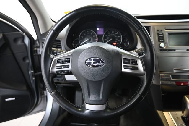 Used 2012 Subaru Outback 2.5i Limited w/ Moonroof Pkg AWD/4WD image 4